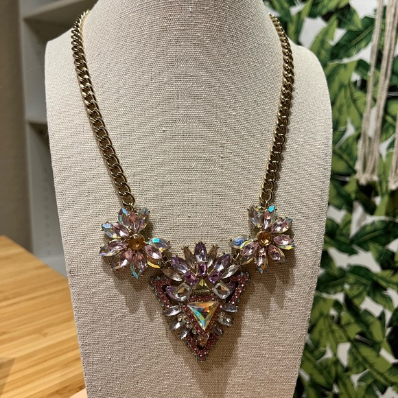 Jewelry - Gorgeous Vintage Costume Jewelry Necklace with Aurora Borealis Colored stones